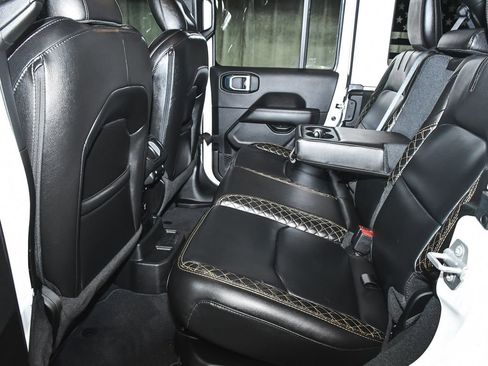 Used 2022 Jeep Wrangler Unlimited Sahara image 42