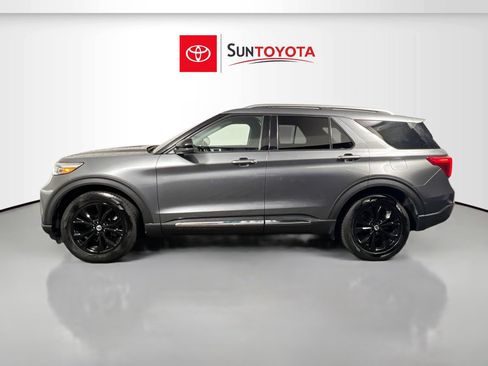 Used 2022 Ford Explorer Limited w/ Equipment Group 301A image 7