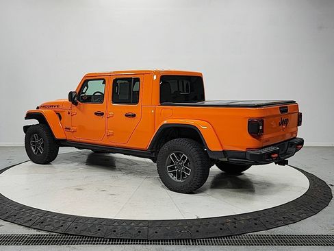 Used 2025 Jeep Gladiator Mojave AWD/4WD image 5