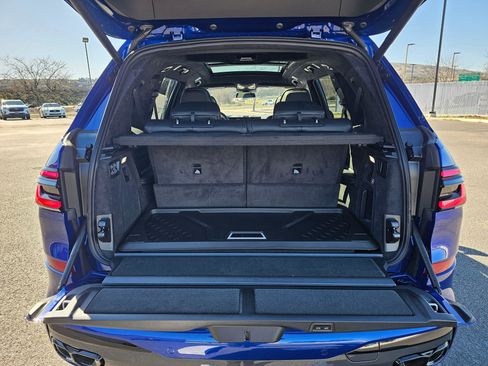 New 2026 BMW X7 M60i image 30