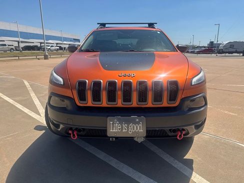 Used 2016 Jeep Cherokee Trailhawk w/ Comfort/Convenience Group AWD/4WD image 5