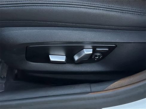 Used 2020 BMW 530i image 25