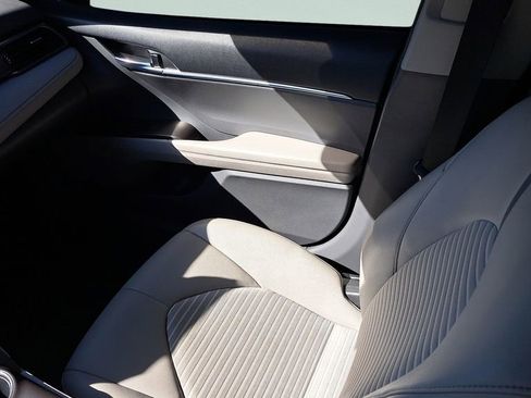 Certified 2023 Toyota Camry SE image 16