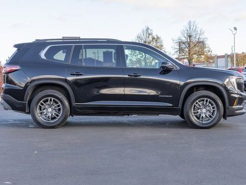 Used 2025 GMC Acadia Elevation image 5