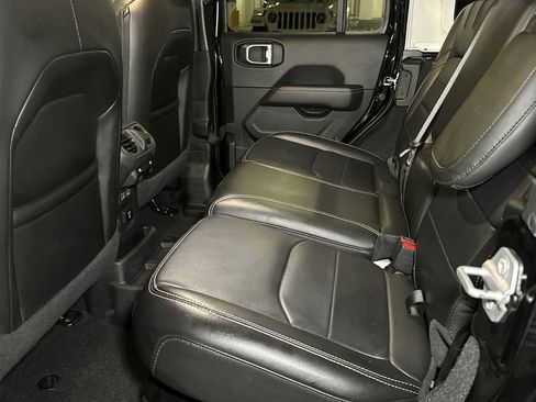 Used 2023 Jeep Wrangler Unlimited Sahara w/ Cold Weather Group image 15