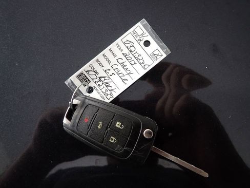 Used 2013 Chevrolet Cruze LS image 46