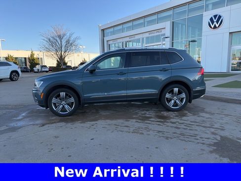 Used 2021 Volkswagen Tiguan SEL w/ 3-Row Tiguan MDO Package image 2