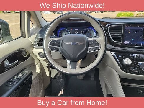 Used 2021 Chrysler Pacifica Limited AWD/4WD image 13