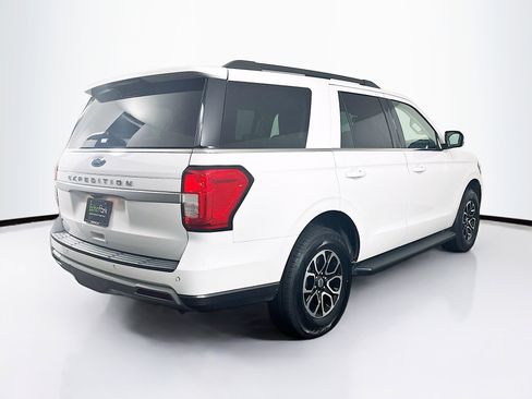Used 2024 Ford Expedition XLT image 9