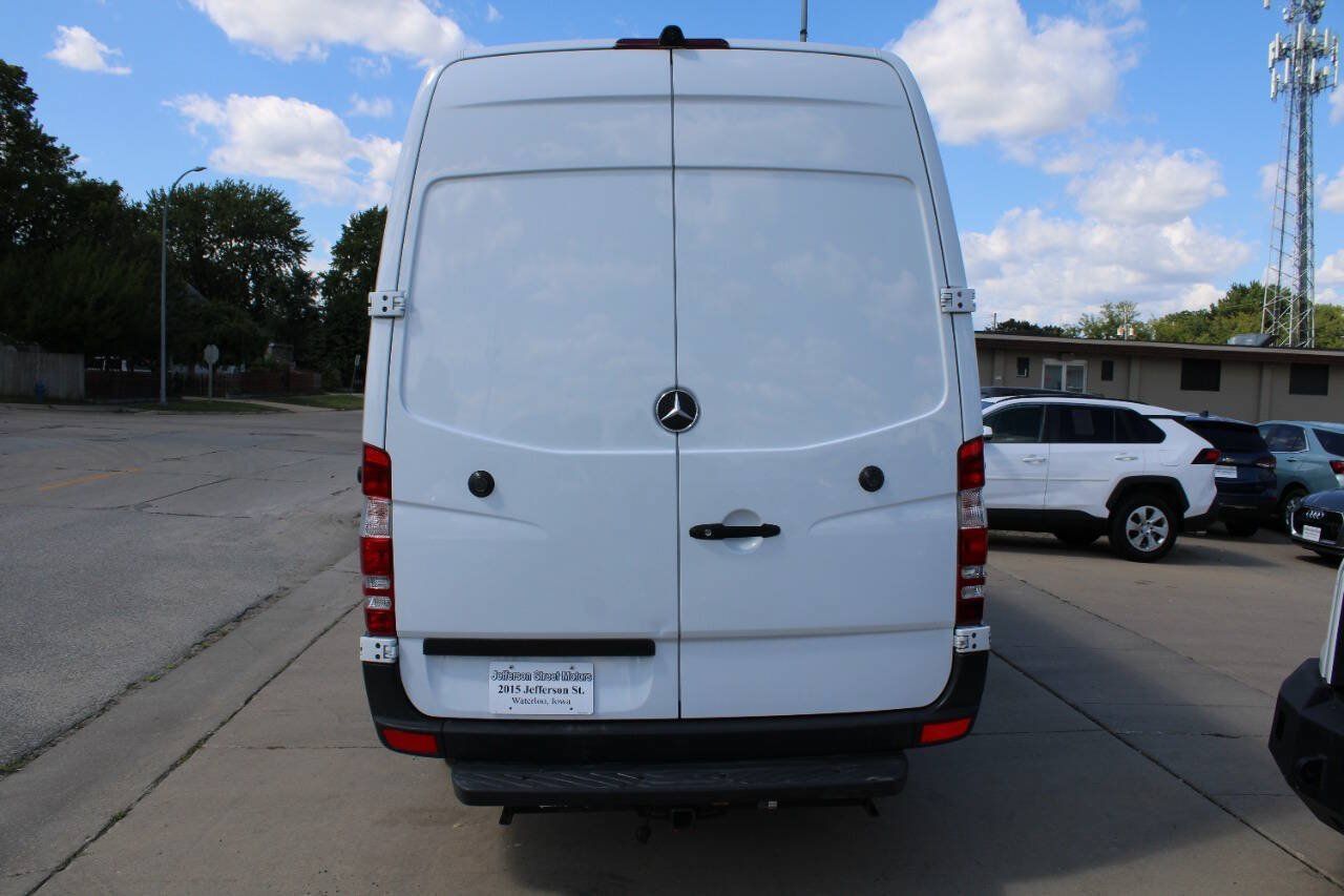 Used 2015 Mercedes-Benz Sprinter 2500 image 4
