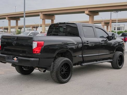 Used 2019 Nissan Titan SV w/ SV Convenience Package AWD/4WD image 6