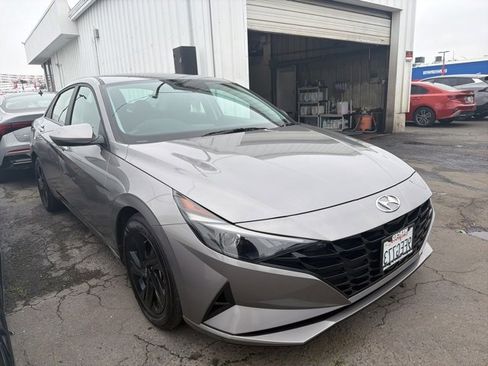 Used 2023 Hyundai Elantra SEL w/ Cargo Package image 1