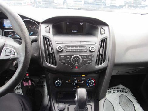 Used 2018 Ford Focus SE image 12