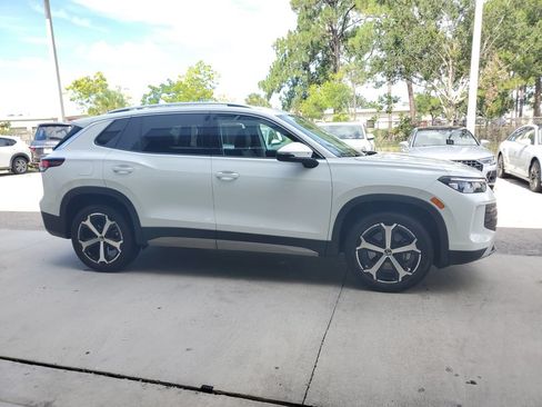 Certified 2026 Volkswagen Tiguan SE AWD/4WD image 3