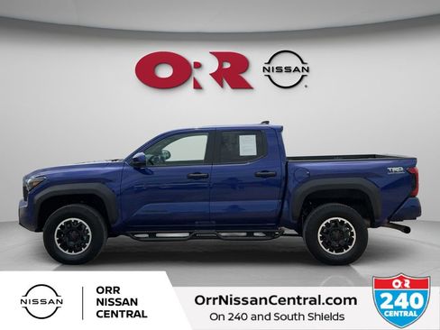 Used 2024 Toyota Tacoma TRD Off-Road AWD/4WD image 8