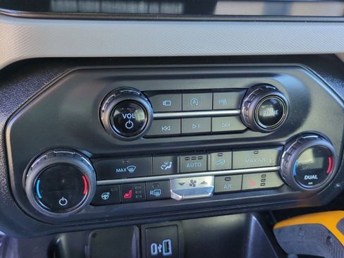 Used 2021 Ford Bronco Badlands image 23