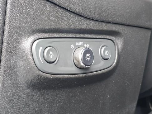 Used 2020 Chevrolet Equinox LT w/ Driver Convenience Package AWD/4WD image 23