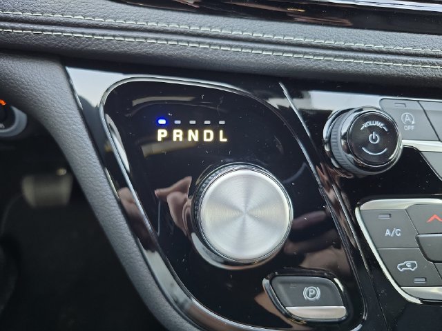 New 2026 Chrysler Pacifica Select w/ S Appearance Package FWD image 21