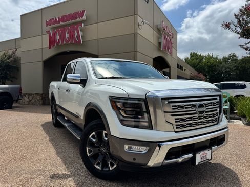 Used 2024 Nissan Titan Platinum Reserve w/ Moonroof Package AWD/4WD image 1