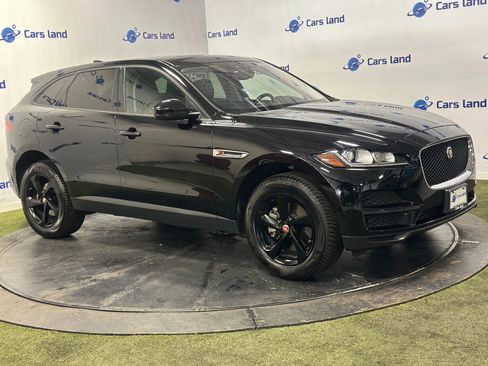 Used 2017 Jaguar F-PACE Premium image 2