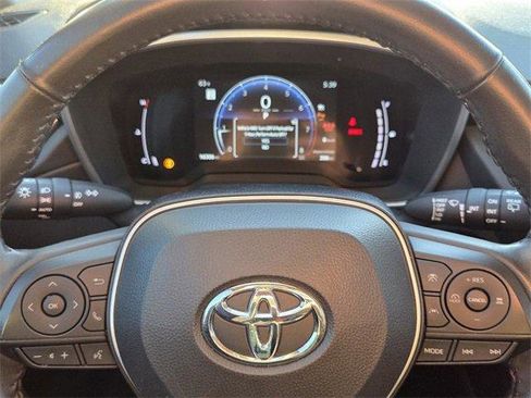 Used 2023 Toyota Corolla Cross XLE image 21