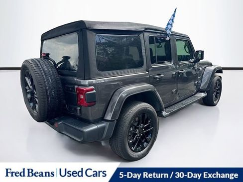 Used 2022 Jeep Wrangler Unlimited Sahara w/ Cold Weather Group AWD/4WD image 8