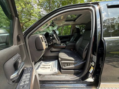 Used 2017 GMC Sierra 3500 Denali w/ Duramax Plus Package AWD/4WD image 5