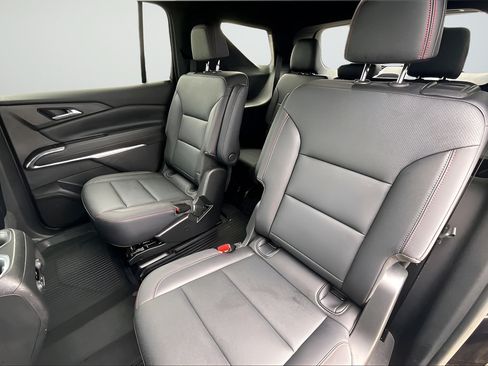 Used 2025 Chevrolet Traverse Z71 AWD/4WD image 19