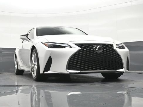 Used 2023 Lexus IS 300 w/ Comfort Package RWD image 29