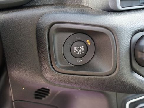 Used 2024 Jeep Gladiator Sport image 19