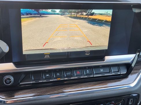 Used 2023 Chevrolet Silverado 1500 LT w/ Protection Package RWD image 7