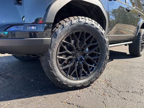 Used 2025 Lexus GX 550 image 2