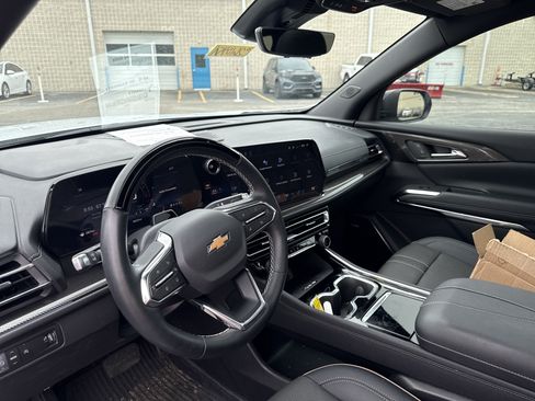Used 2026 Chevrolet Traverse High Country w/ LPO, Floor Liner Package FWD image 10