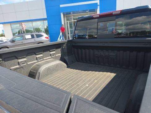 Used 2025 GMC Sierra 1500 Elevation w/ Elevation Premium Package AWD/4WD image 4