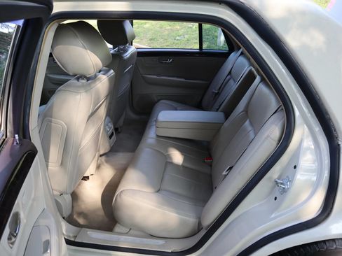 Used 2011 Cadillac DTS Luxury FWD image 12