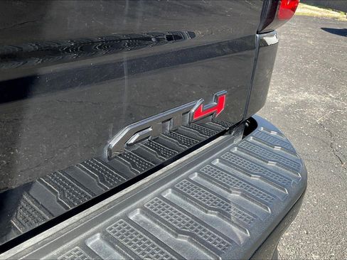 Used 2021 GMC Sierra 1500 AT4 w/ AT4 Value Package AWD/4WD image 8
