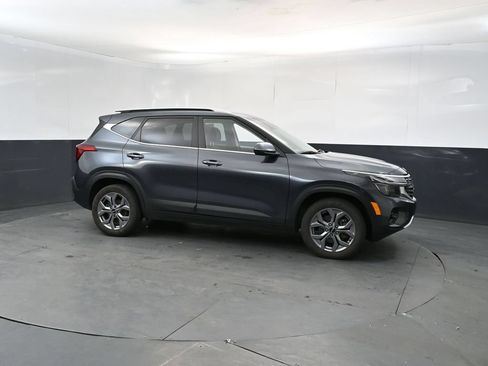 Certified 2024 Kia Seltos S AWD/4WD image 7