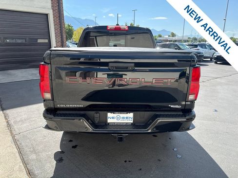 Used 2024 Chevrolet Colorado Z71 w/ Z71 Convenience Package 2 AWD/4WD image 6