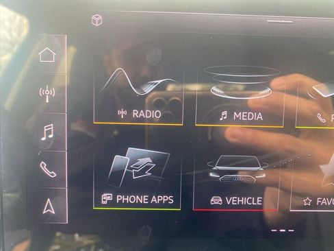 Used 2023 Audi Q5 2.0T Premium w/ Convenience Package image 24