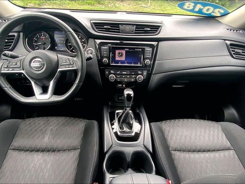 Used 2018 Nissan Rogue SV AWD/4WD image 16
