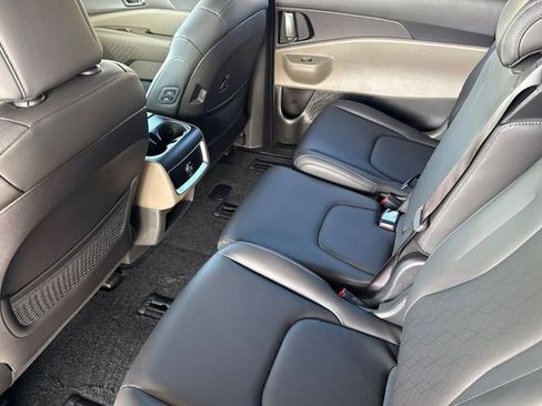 New 2026 Kia Carnival EX image 14