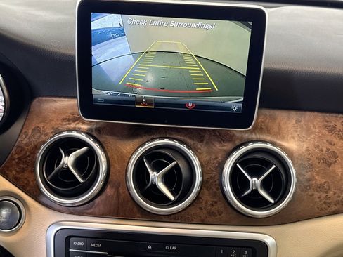 Used 2016 Mercedes-Benz GLA 250 image 14