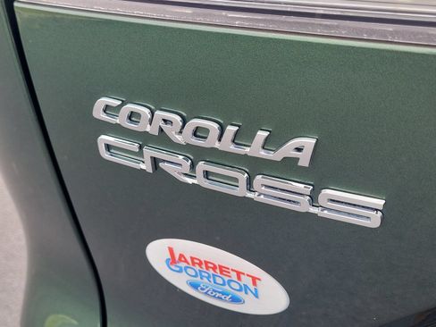 Used 2024 Toyota Corolla Cross LE w/ Moonroof Package AWD/4WD image 6
