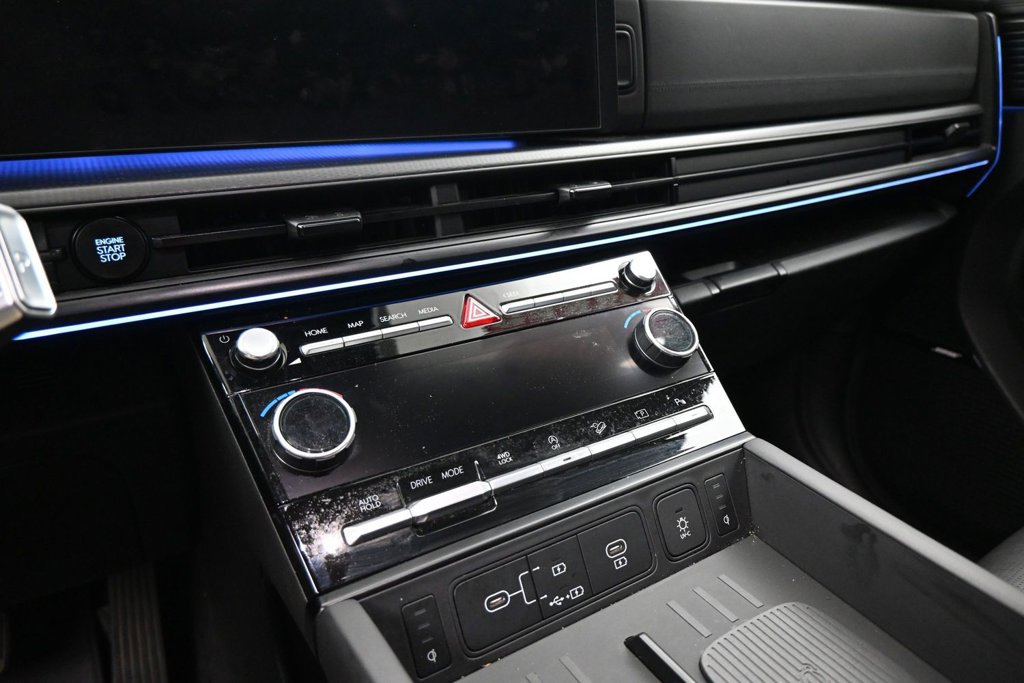 Used 2024 Hyundai Santa Fe Calligraphy AWD/4WD image 12