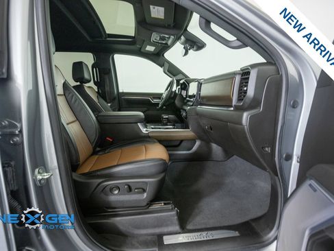Used 2025 Chevrolet Silverado 1500 High Country w/ Technology Package AWD/4WD image 44