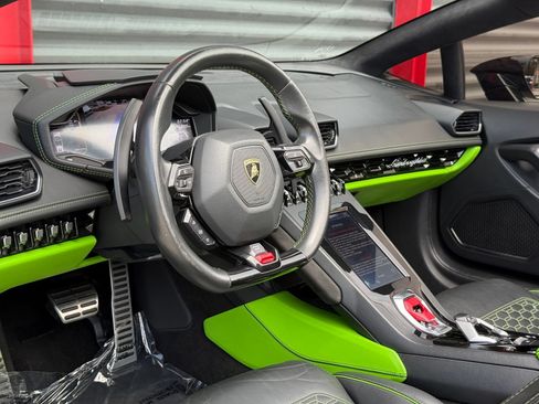 Used 2021 Lamborghini Huracan EVO RWD image 20