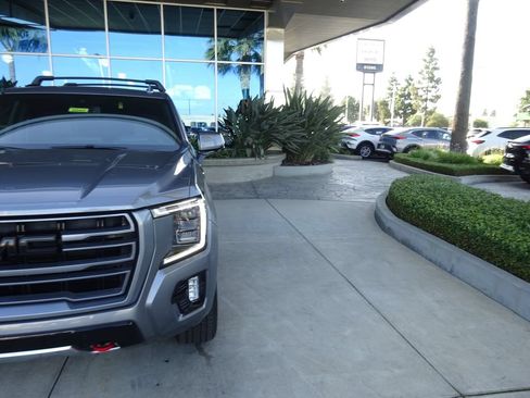 Used 2021 GMC Yukon AT4 w/ AT4 Premium Plus Package AWD/4WD image 35