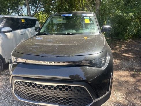 Used 2023 Kia Soul LX w/ LX Technology Package image 4