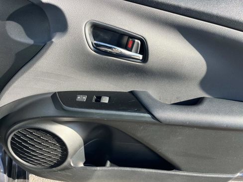 Used 2022 Toyota Prius L Eco image 24