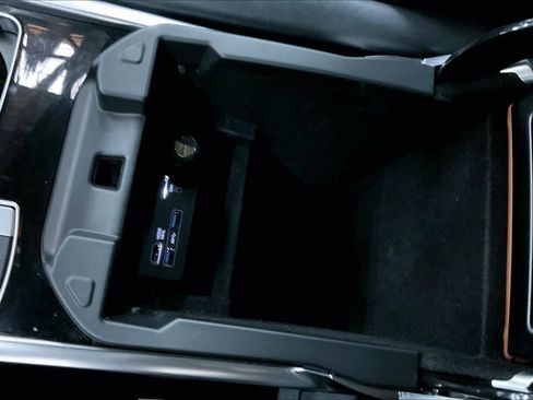 Used 2017 Land Rover Range Rover Sport HSE Dynamic image 35